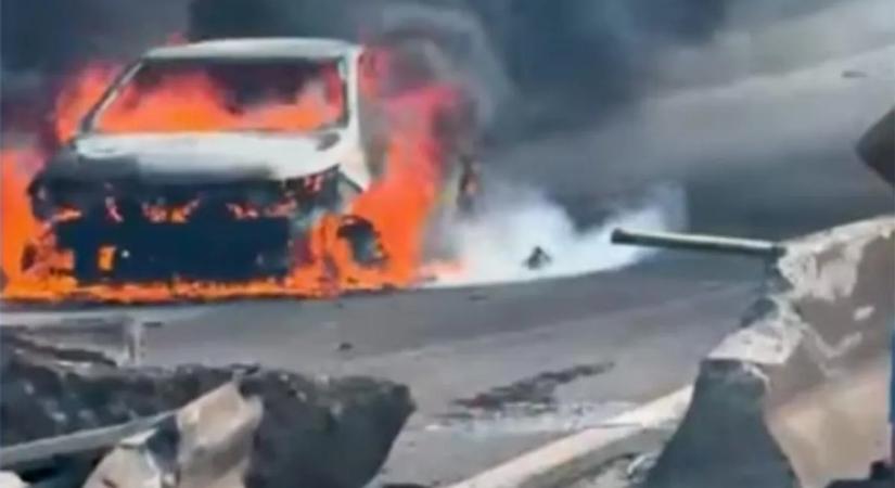 Kegyetlen videó: felborult a tartálykocsi, az óriási robbanás mindent letarolt