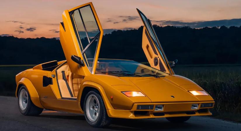 „Megvigyázott”, arany Lamborghini Countach eladó