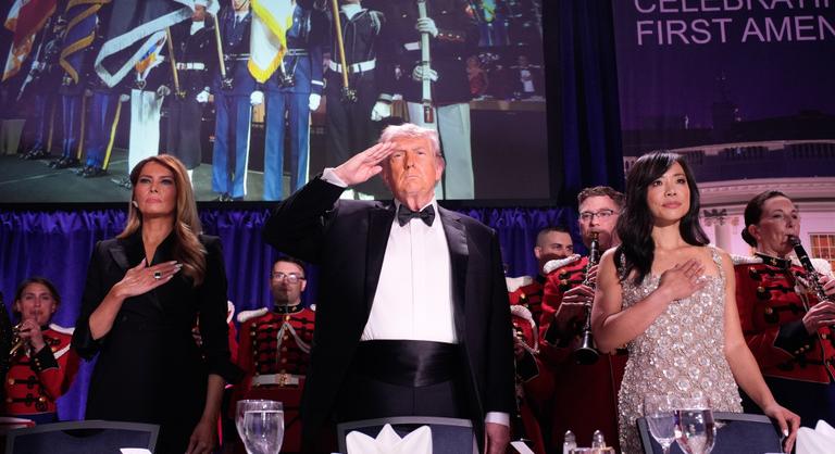 Merényletkísérlet Donald Trump ellen, a lövöldözés után elszabadult a káosz