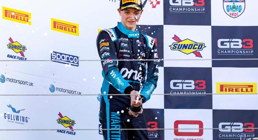 Szenzációs bemutatkozás: dobogóval kezdett Molnár Martin a brit F3-ban