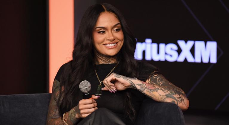 Felmosta velünk a padlót legújabb albumával a friss Grammy-díjas énekesnő