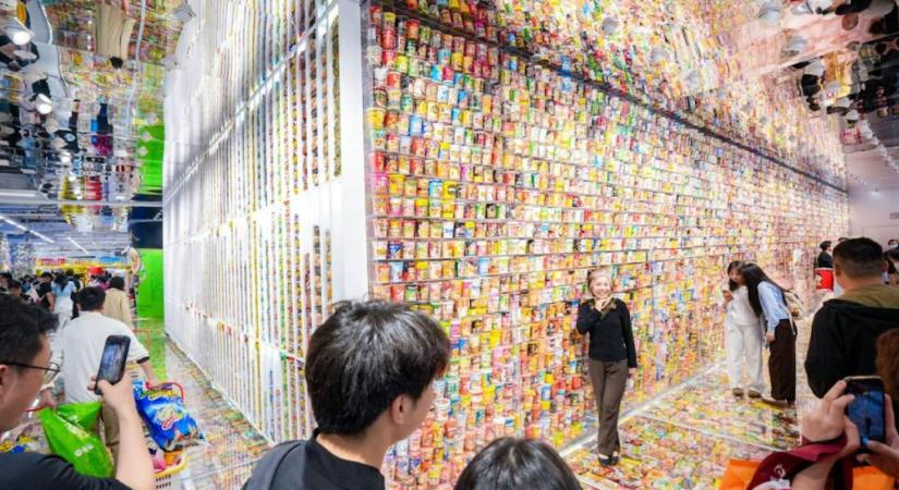 A világ legnagyobb snackboltja több mint 30 ezer-féle rágcsálnivalót kínál 70 országból