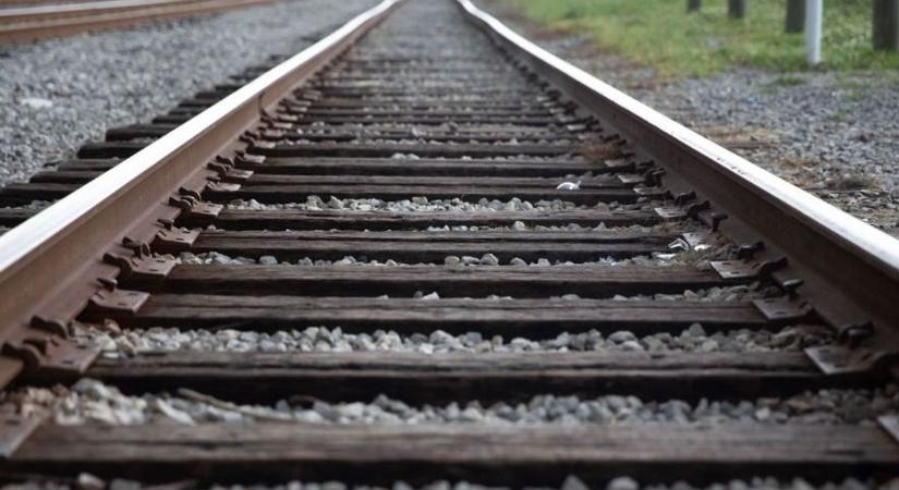 Vágányzár miatt buszra is át kell szállnia a vonatozóknak Győr és Celldömölk között