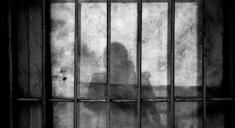 Őrizetben a gyilkos anya: annyi antihisztamint adott be gyermekének, hogy egy felnőttet is túladagolt volna