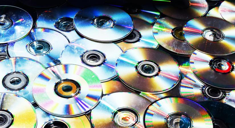 Újra luxus lesz a videomagnó? Aranykorát éli a VHS és a DVD a Vaterán