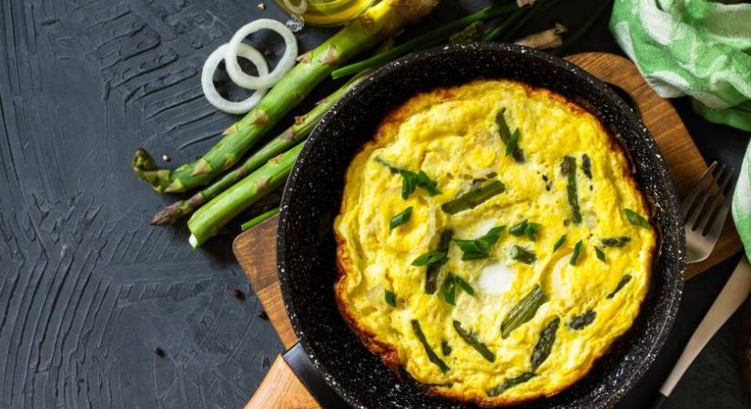 Könnyen és gyorsan elkészül a spárgás tojáslepény: tökéletes reggelire is