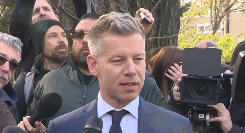 Új hang vagy régi lemez? Így kommunikál a néppel Magyar Péter