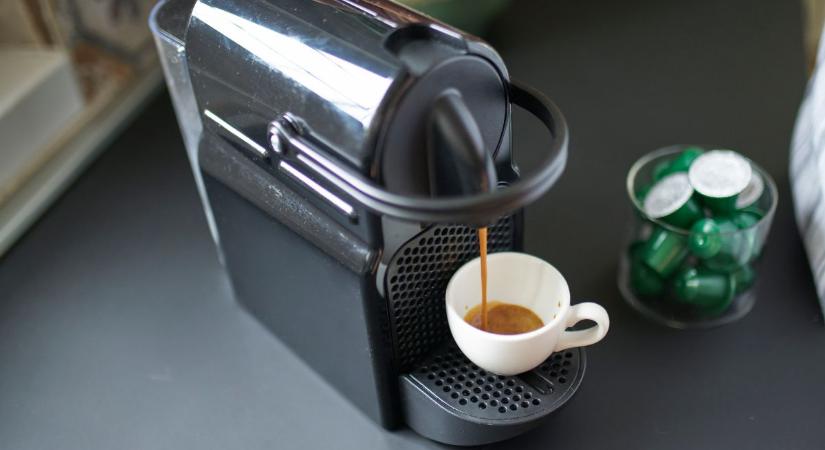 Visszataszító meglepetés a hotelban: ezért ne használd soha a szállodai kávéfőzőt