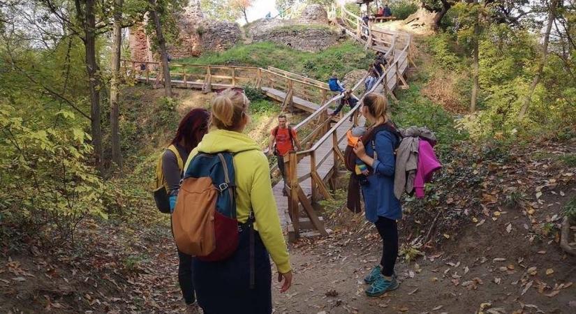 Még hideg a víz a balatoni fürdőzéshez, mutatjuk a legjobb balatoni túraútvonalakat a hétvégére