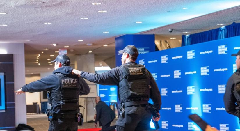 Perceken múlt a tragédia: így mentették meg Donald Trumpot - fotók