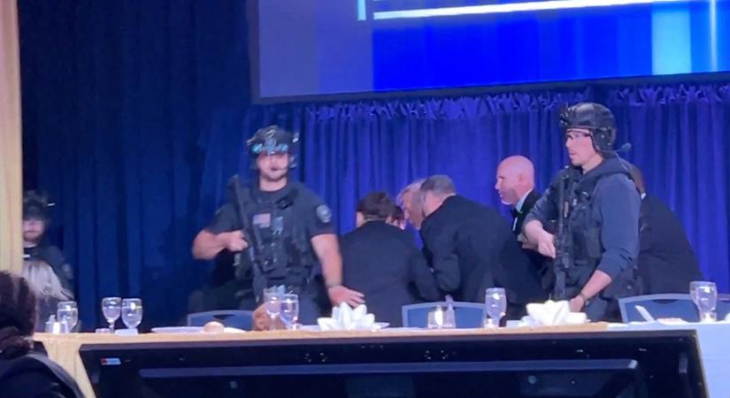 Tüzet nyitottak a Donald Trump részvételével tartott díszvacsora helyszínén