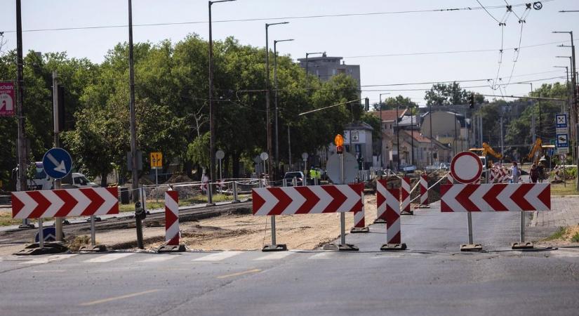 Vasárnap is útlezárások nehezítik a közlekedést Baranyában