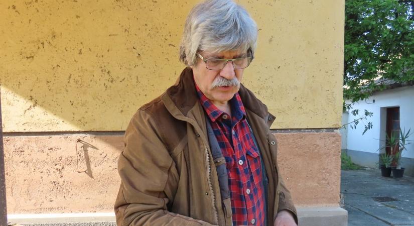 Mindszent háziorvosa kezei között új életet kapott az egykori tamariska bokor szára