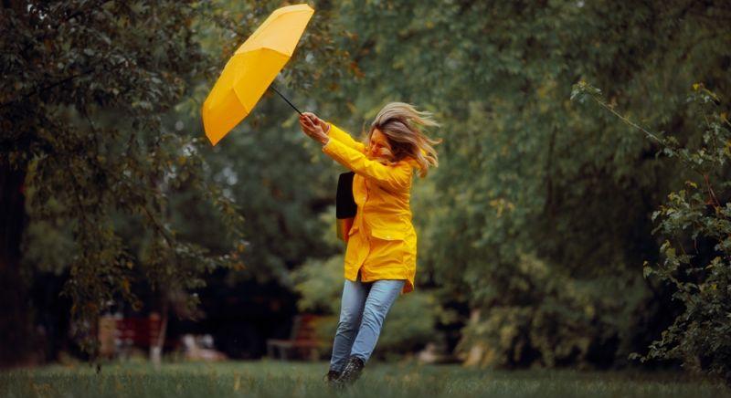 Kiadták a figyelmeztetést: viharos széllel érkezik a hidegfront