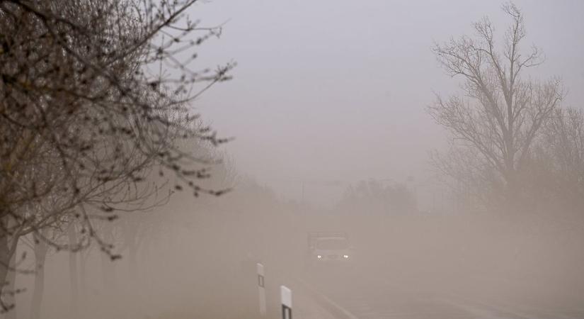 Erős szél érkezik, porviharok is lehetnek