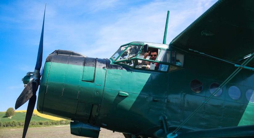 Régi és új gépcsodák, valamint a világ leggyorsabb ultra könnyű repülője Makláron – Galéria  Videó