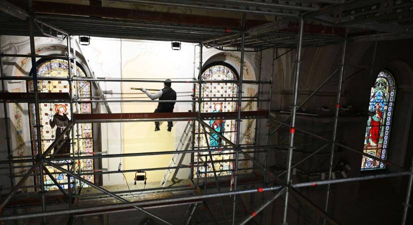 Minden kor hozzá akarta tenni a maga ízlését a Belvárosi nagytemplomhoz – galériával