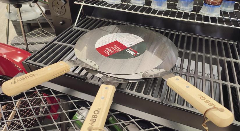 Tovább izzik a grillpiac