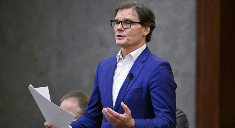 Újabb fideszes politikus döntött úgy, hogy nem veszi fel a mandátumát