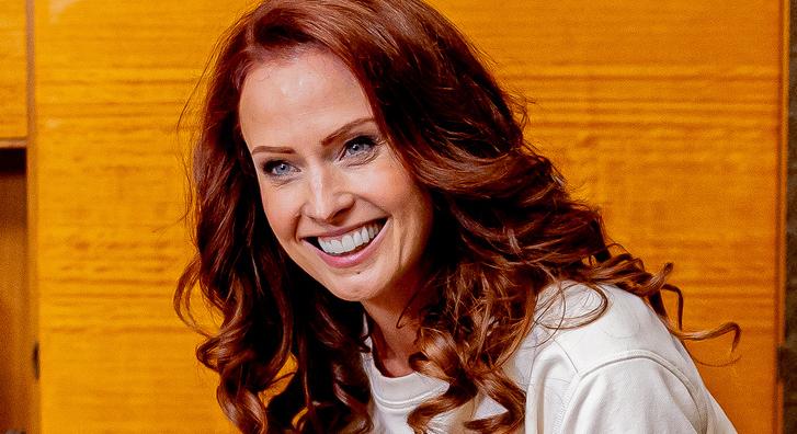 Így búcsúzott a Pokoli rokonoktól Dobó Kata, sosem látott fotókat mutatott a forgatásról