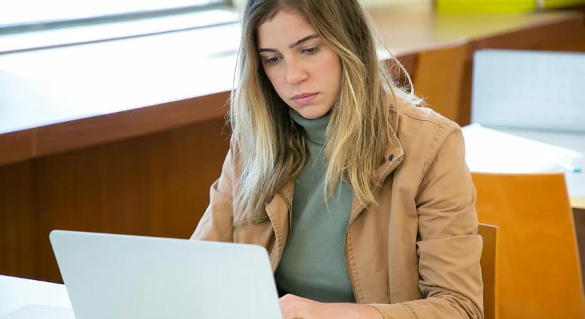 A fiatalok fele visszamenne az időben – meglepő, melyik korszakot választanák