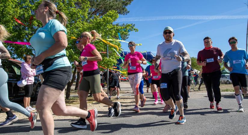 A 86 éves dr. Rádi Imre is rajthoz állt a VI. Helvéciai Futáson  fotók