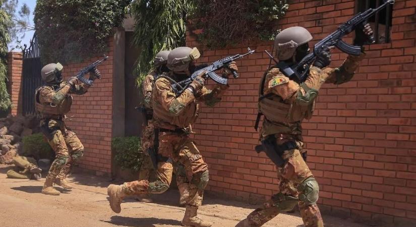 Arany, lítium és dzsihadisták: globális nagyhatalmak feszülnek egymásnak Afrikában