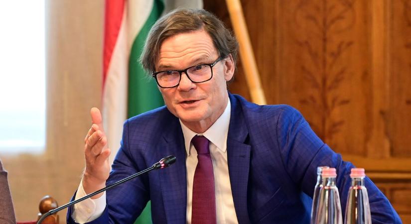 Hivatalos: 36 év után visszavonul a fideszes politikus, nem veszi fel a mandátumát