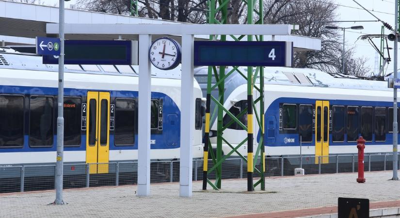 Indul a nyári előszezoni menetrend a MÁV-nál - sűrűbb vonatjáratok a Balaton-parton