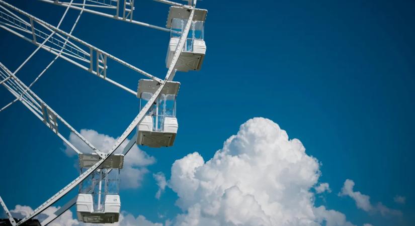 Sokkoló felvételeken, ahogy elszakadt a vidámparki játék kábele, sérültek is vannak