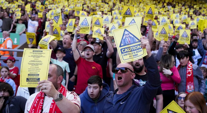 Hiába a győzelem, a tulajdonos ellen tűntettek Szoboszlai Dominikék szurkolói