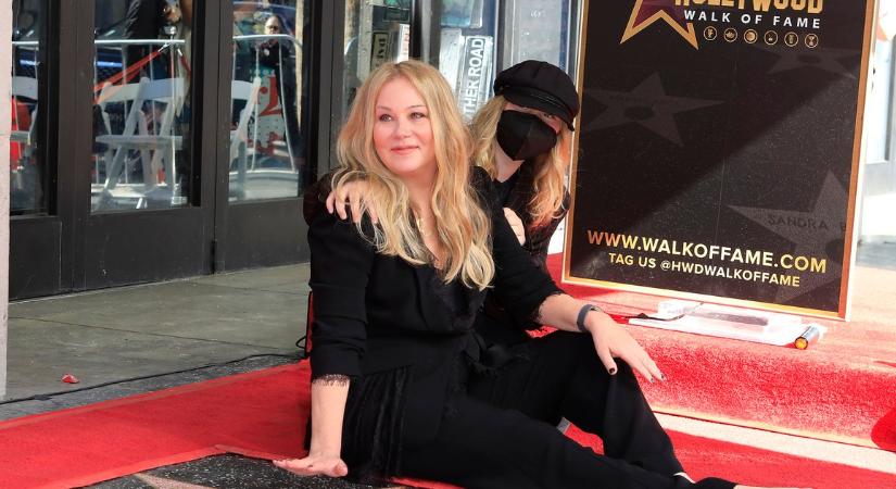 "Mindenki tudatában van, talán nem lesz holnapja..." - Christina Applegate barátai felkészültek a legrosszabbra