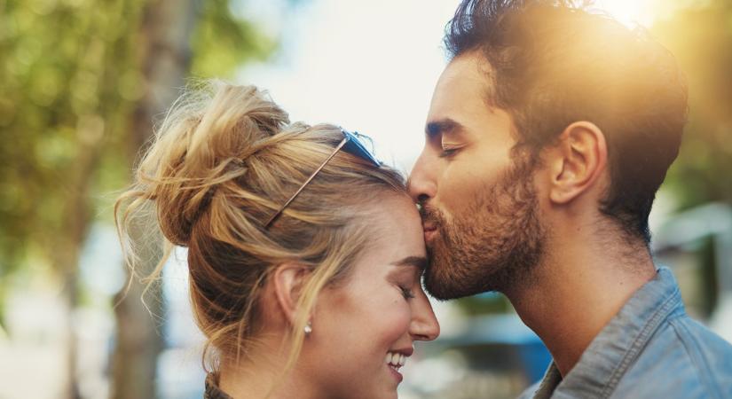 Itt a nagy májusi szerelmi horoszkóp: Vigyázz, egy régi ismerős mindent tönkretehet a hónap közepén!