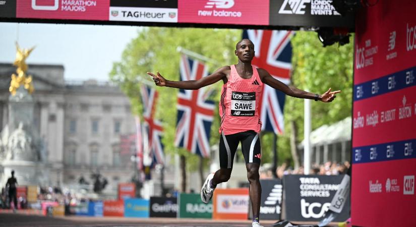 Elképesztő világcsúcs született, a kenyai Sabastian Sawe futott két órán belüli idővel maratont