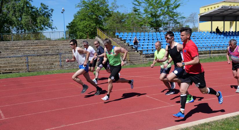 Hetvenéves induló ért el új országos csúcsot a vásárhelyi szenior országos atlétikai versenyen