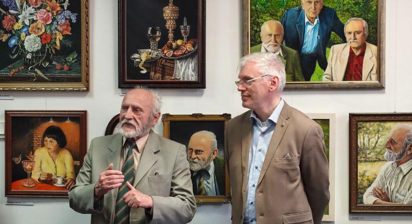 Kedvenc képeit hozta el a Rómer Házba a győri festő - fotók