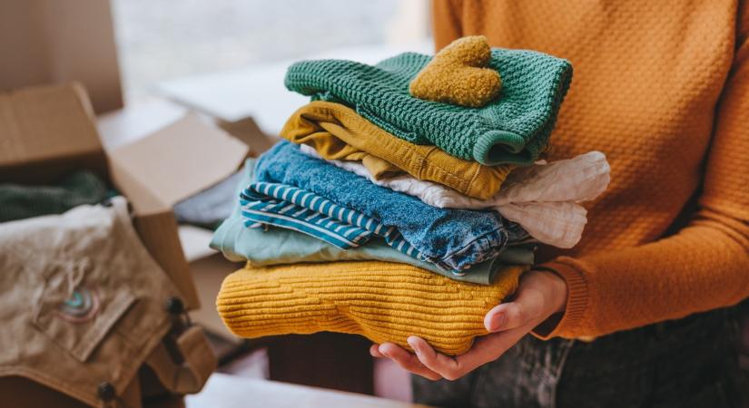 Így méregtelenítsd a ruhatáradat! 5 dolog, amit ideje végre elengedni a szekrényedből a tavaszi gardróbfrissítés során
