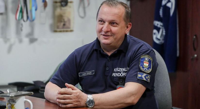 Haragos szülőket is békített már a beregi származású vőfély, a Készenléti Rendőrség szakoktatója