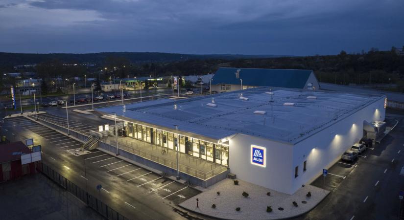 Erősödik a forint – árat csökkent az ALDI