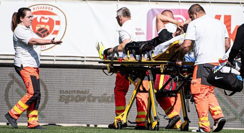 Dermedt csend lett az NB I-es stadionban, azonnal orvosért kiáltottak