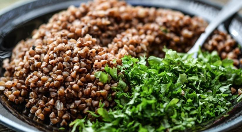 A szegények eledelétől a prémium exportig: miért lett újra sláger a hajdina?