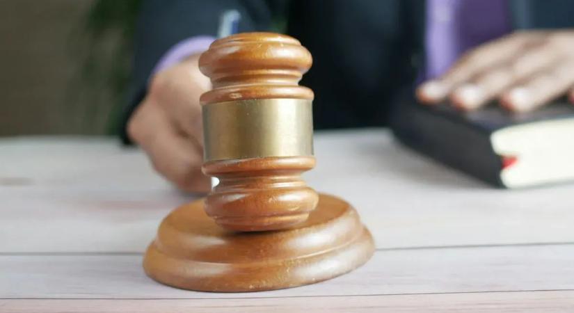 Ütni-verni, halálos sebet szúrni bátrak voltak, a tárgyalást viszont kerülik a vádlottak