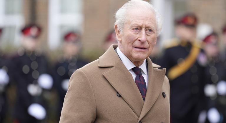 Buckingham-palota: Tárgyalnak Károly király amerikai látogatásáról a lövöldözés után