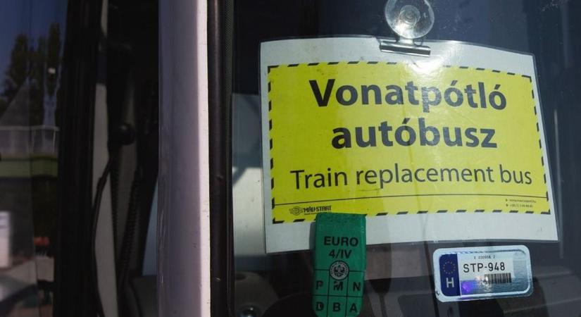 Vonat helyett buszok visznek pár napig Hegyeshalomtól Pozsonyig