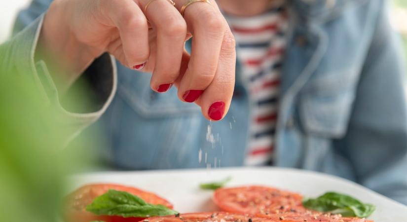 Te is itt rontod el? A séfek elárulják, mikor kell sózni egy ételt - az elején vagy a végén?