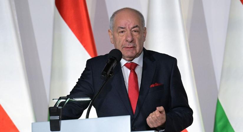 Magyar Péternek nem tetszik, hogy sokan kiállnak a köztársasági elnök mellett