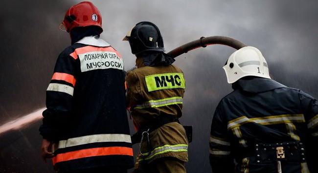 Az ukrán fegyveres erők Észak-Oroszország legnagyobb finomítóját támadták, a létesítményben tűz ütött ki