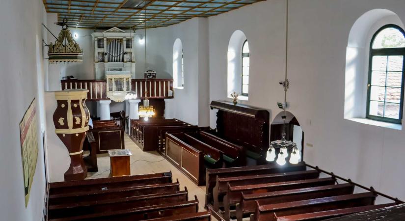 Repedező falak, erős hit: felújításra vár a mocsolyai református templom