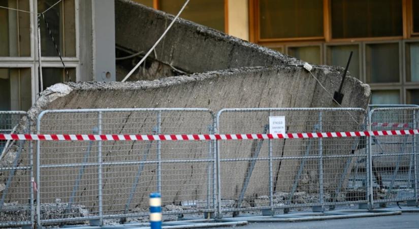 A könyvvásár ideje alatt omlott be az ikonikus szarajevói csarnok teteje  VIDEÓ