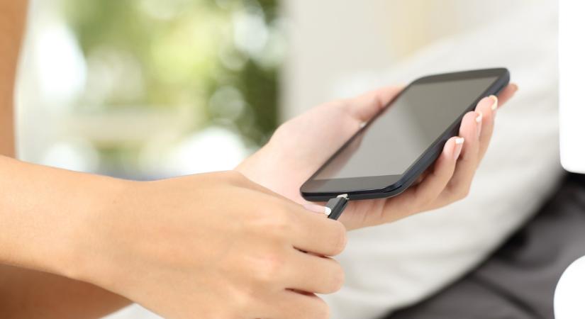 Tönkreteszed a mobilod, ha így töltöd